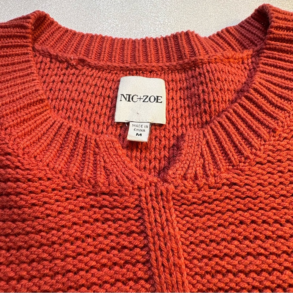 NIC+ZOE Vibrant Pumpkin Knit Top. Size Mecium.  Good condition w/a slight pull